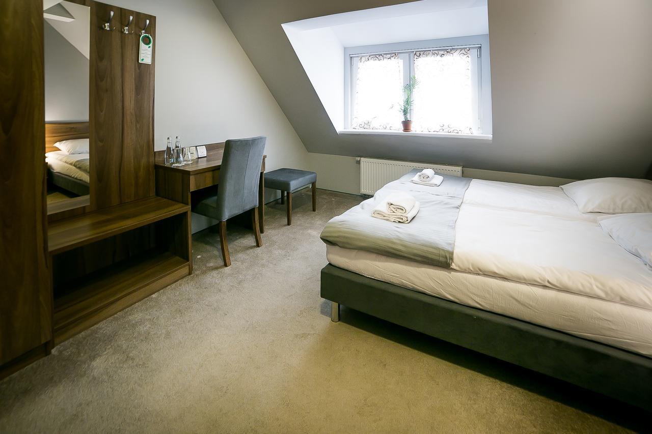 Gosciniec Lizawka Hotell Poznań Eksteriør bilde